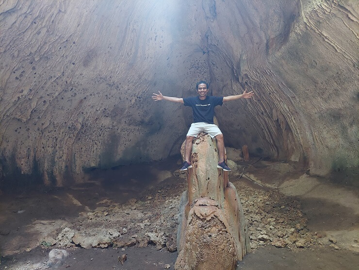 Tempat duduk Satria Mabala