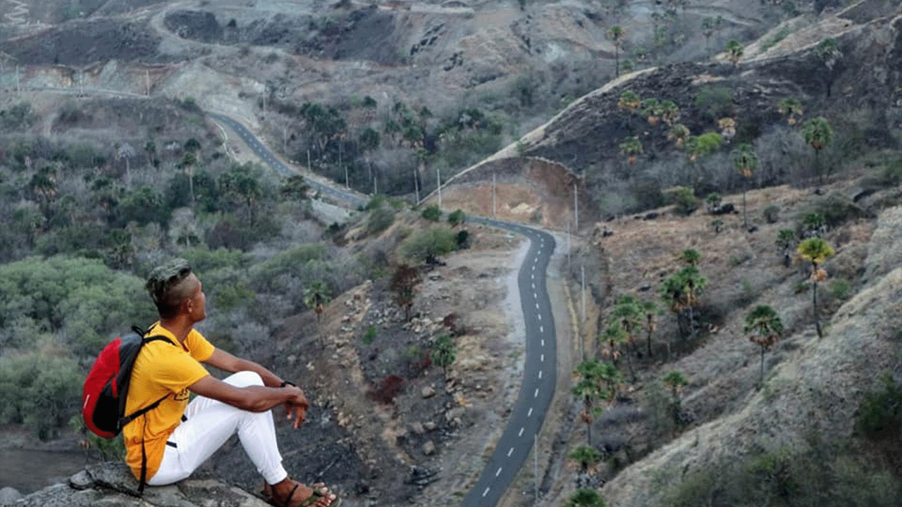 Bukit Sylvia Keindahan Tersembunyi di Balik Pesona Pantai dan Komodo di Labuan Bajo