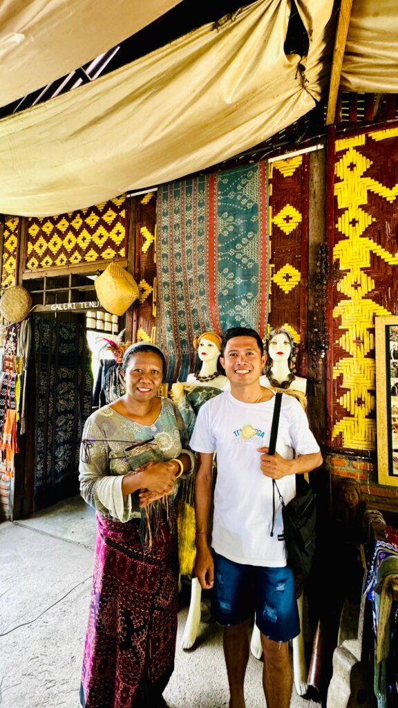 SANGGAR LEPO LORUN MAUMERE NTT BY NYONG GALANG 05